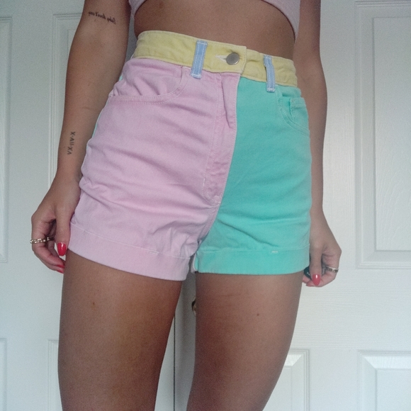 American Apparel Pants - AMERICAN APPAREL COLOUR BLOCK SHORTS
